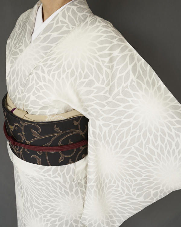 小紋 洗える着物 むじな菊 江戸小紋風 細やかな染め 白黒 モノトーン M 美品 迫力のある貉（むじな）菊 - きもの英（きものはなぶさ）